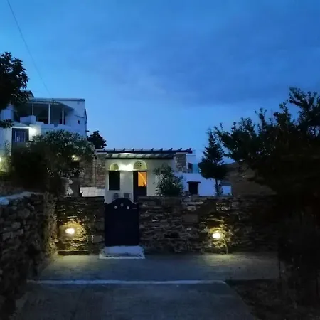 Margarita, Cycladic Cottage, Tinos Platiá