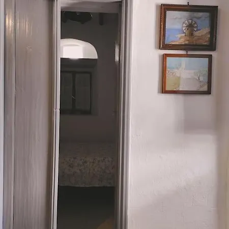Margarita, Cycladic Cottage, Tinos Platiá